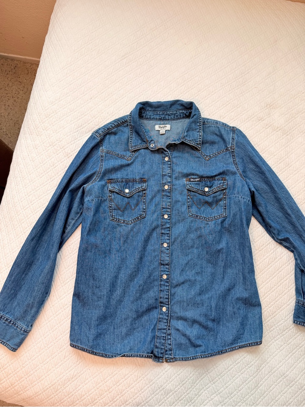 Wrangler Retro Woman’s Blue Denim Western Button-Up Shirt